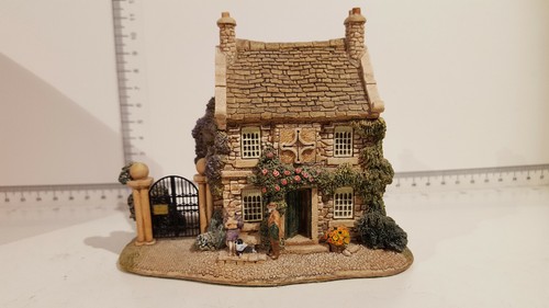 (Lot 412) Lilliput Lane ~ L2022 ~ Sore Paws - Picture 2 of 8