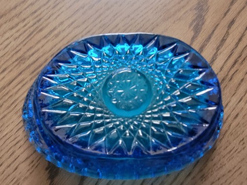 VINTAGE CUT CRYSTAL GLASS BLUE DISH - Picture 2 of 5