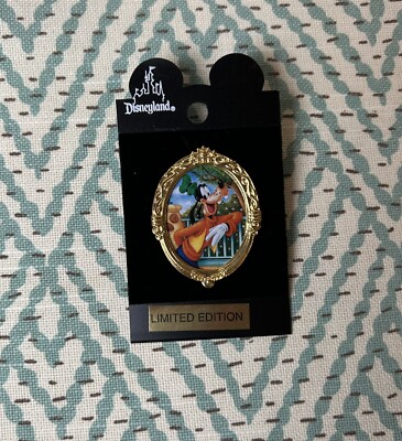 Disney Pin Goofy Oval Portrait Character of the Month LE Gold Tone Frame Gift