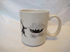 Albert Dubout Mug  Famille Nombreuse  Cat 2002 Editions Clouet France Cat VGC