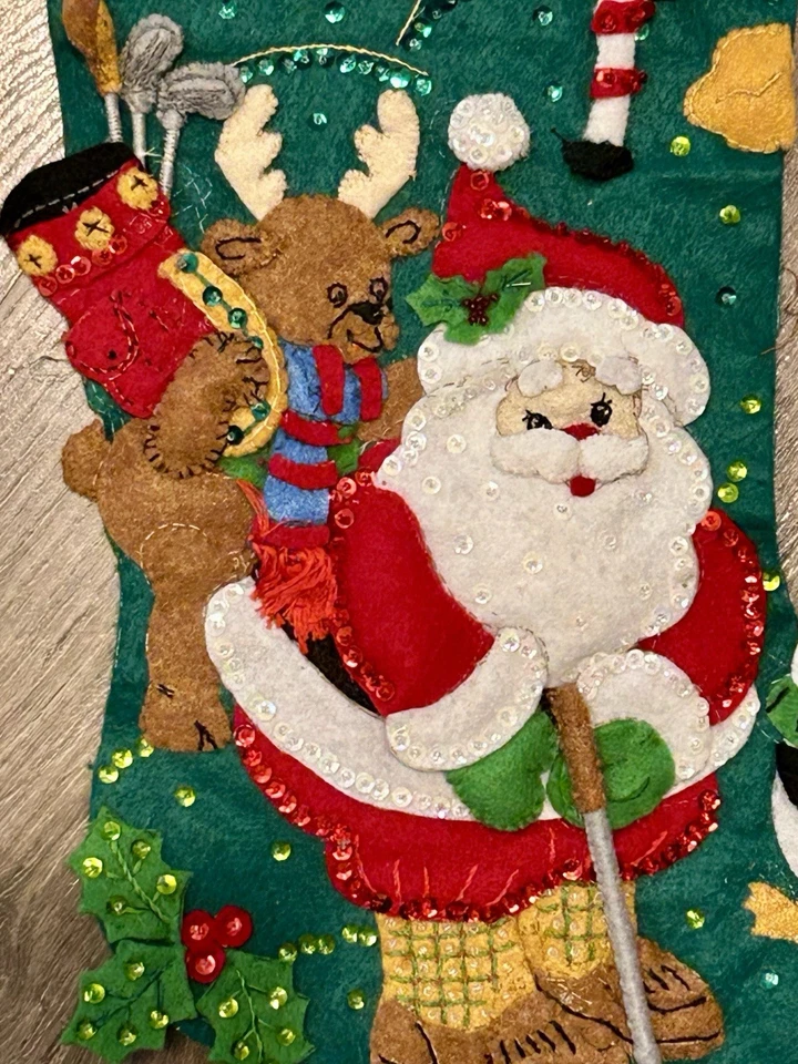 "Рождественские чулки BUCILLA ""Golfing Santa"" с войлочными блестками 18""" - Изображение 3 из 4