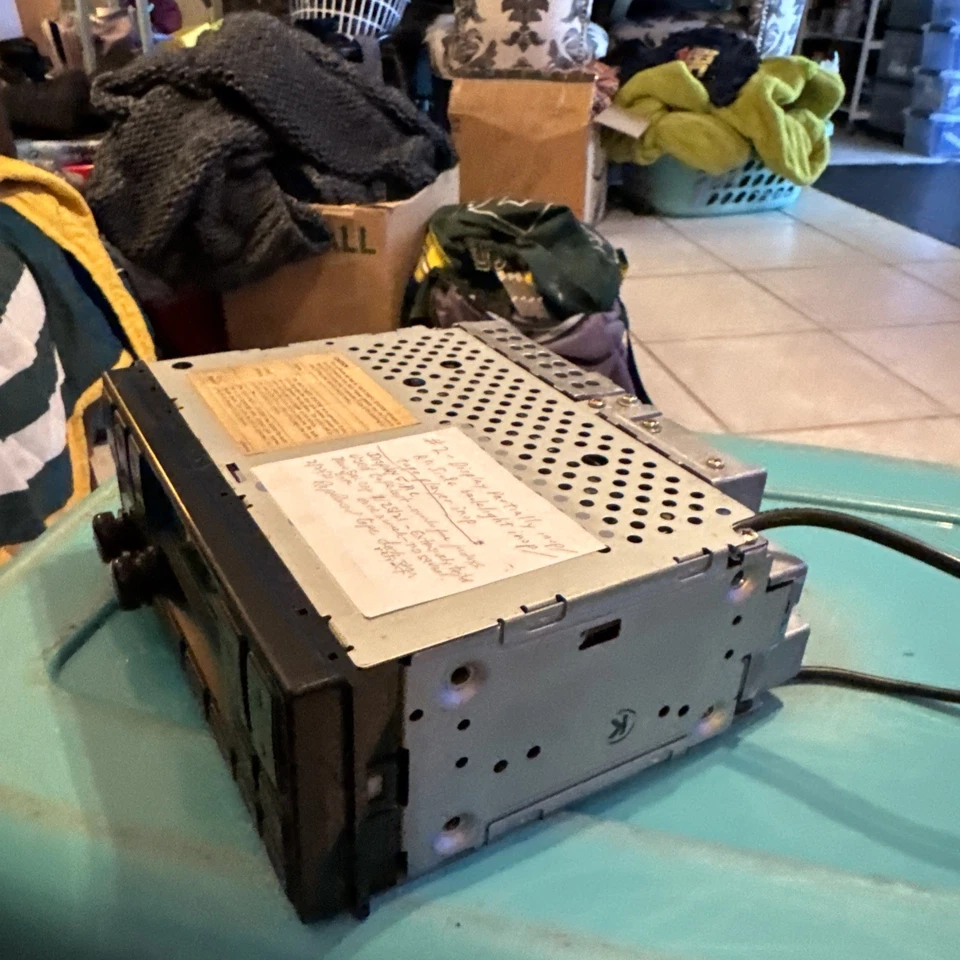 Mazda Miata MX-5 1992-1995 NA OEM Panasonic 1267 radio AM/FM con reproductor de cassette Foto 2 de 4