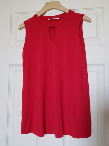 Kiki LaRue Women's Red Sleeveless Top - Size Small - EUC