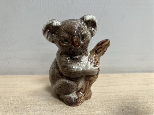 VINTAGE SMALL BESWICK