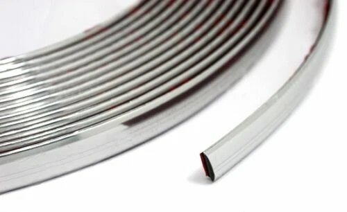 Emblèmes et autocollants pour le côté avant pour véhicule