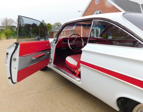 1961 CHEVROLET Impala - Picture 32 of 40