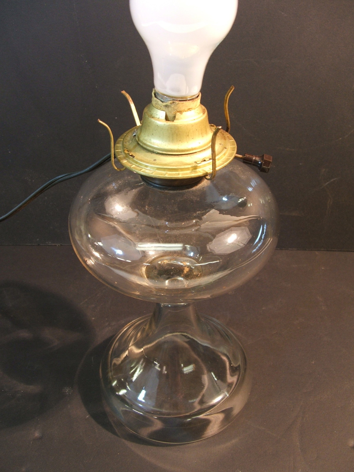 VINTAGE CONVERTED OIL LAMP TO ELECTRIC eBay