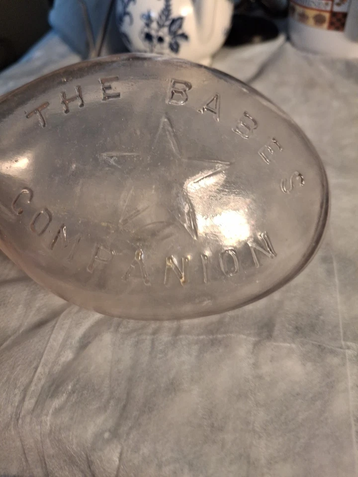 Biberón vintage en relieve The Baby's Companion acostado 8 OZ forma de tortuga  Foto 3 de 4