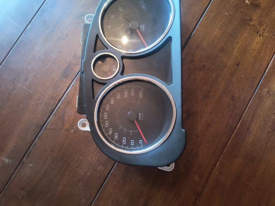 Chevrolet Cobalt 2005 cuadro de instrumentos velocímetro GM 15246264 Foto 3 de 4