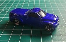 Maisto Blue 2000 Chevrolet SSR Concept Truck 1:64 Scale Diecast Vehicle China
