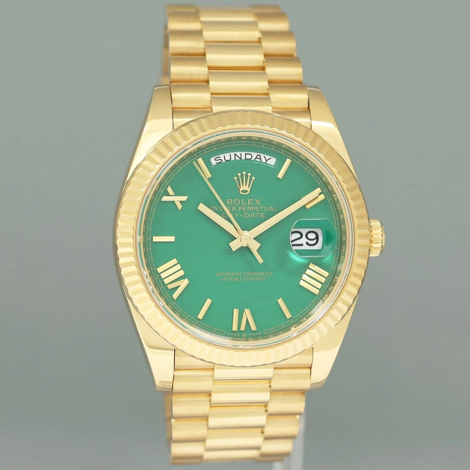 Reloj Rolex Day-Date 40 President 228238 2025 como nuevo esfera verde personalizada oro amarillo Foto 3 de 4