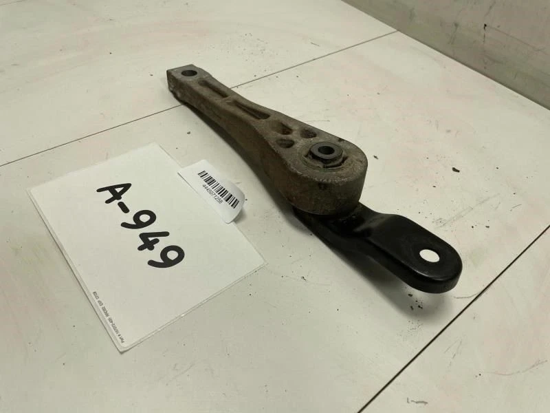 2008 VOLKSWAGEN RABBIT FRONT ENGINE MOUNT SUPPORT DOG BONE OEM+ - Image 3 of 4