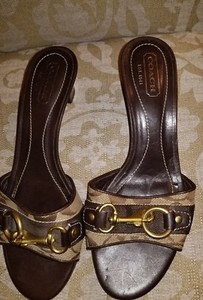 coach kitten heel sandals