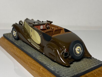 Heco modèles Factory Built 1/43 - Bugatti Type 46 Limousine 6 Ice Black