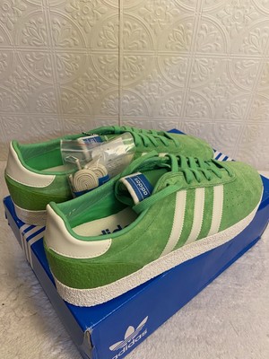 liam gallagher green adidas trainers