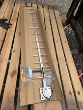 Laird Technologies 902-928 MHz  Radio / Tv Antenna 