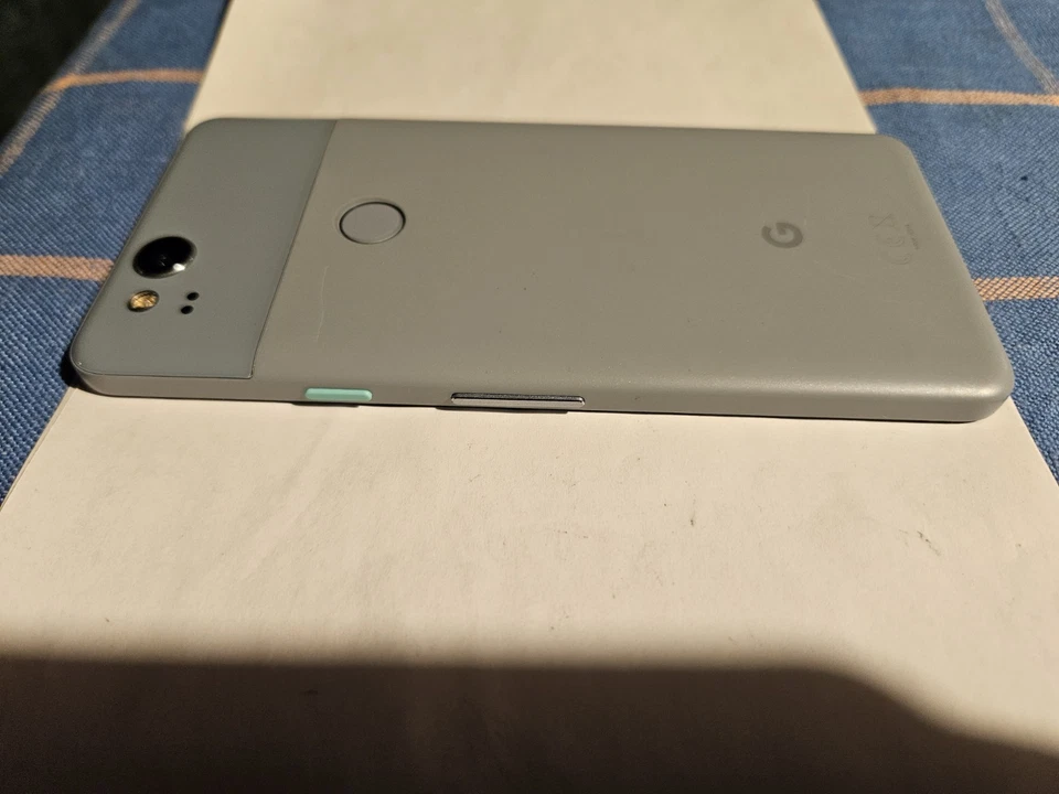 Google Pixel 2 - 64GB - Azzurro Smontato Non Funzionante - Immagine 4 di 4