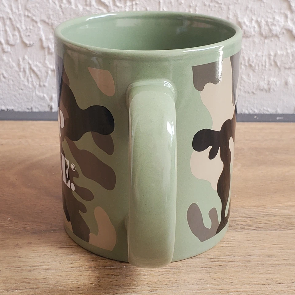 Camp D.A.R.E. Taza de café camuflaje taza de cerámica verde DARE camuflaje militar 12 oz Foto 3 de 4