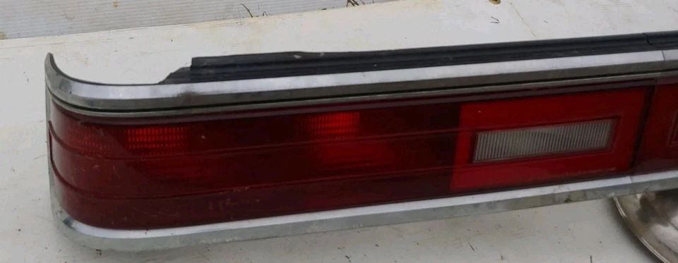 Conjunto de luz trasera Dodge Dynasty 1988-1993 OEM  Foto 4 de 4