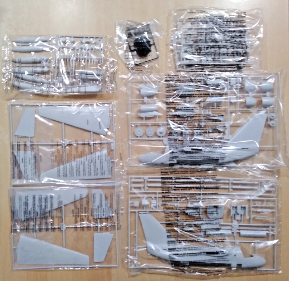 18-8750 AMT-ERTL 1:48 Scale LOCKHEED ES-3A SHADOW Plastic Model Kit - Image 2 of 4