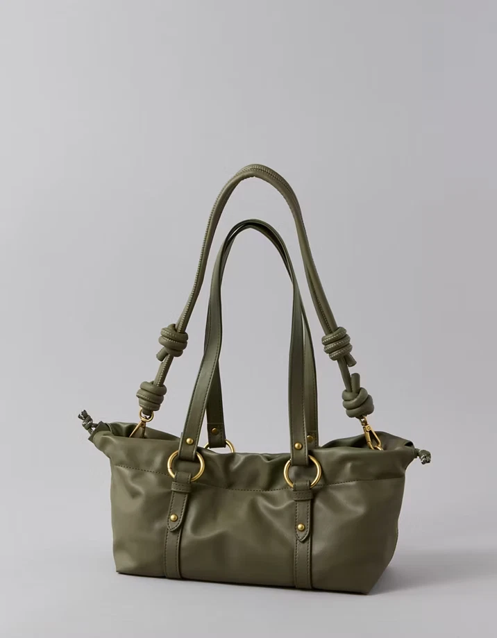 Bolso para perros calientes American Eagle AE de cuero vegano con cordón verde oliva Foto 4 de 4