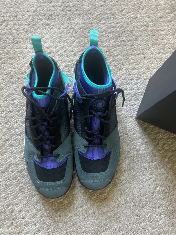 Size 11 - Nike Air Revaderchi Blue - Image 3 of 4