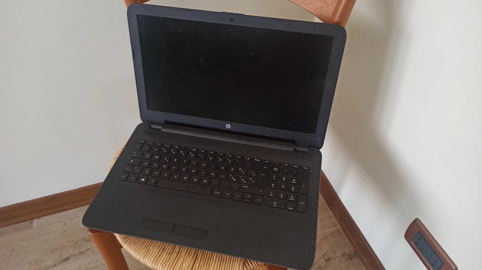 Notebook HP 255 G5 - Immagine 2 di 4