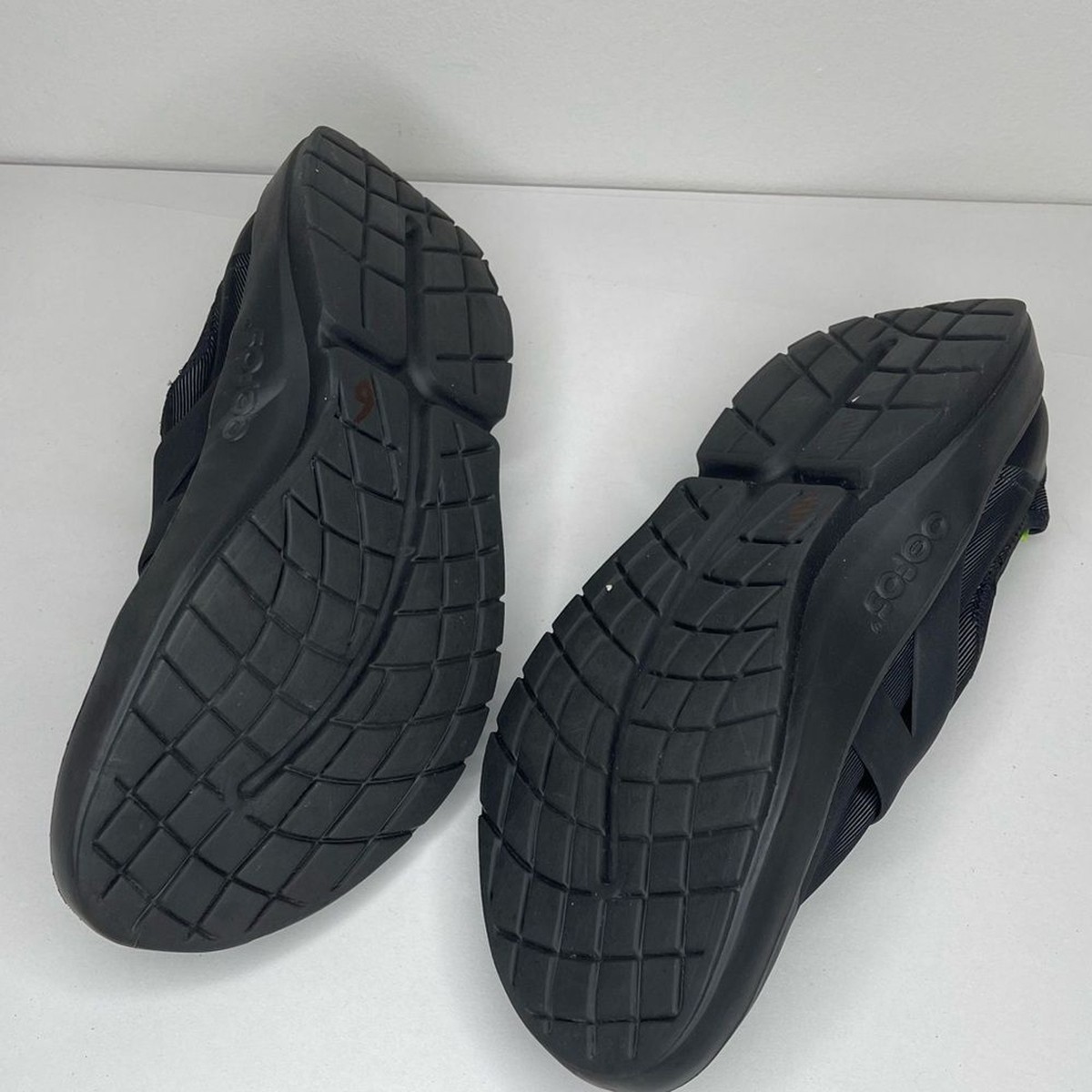 OOFOS Fibre Low Shoes Black Gray Men display picture 3