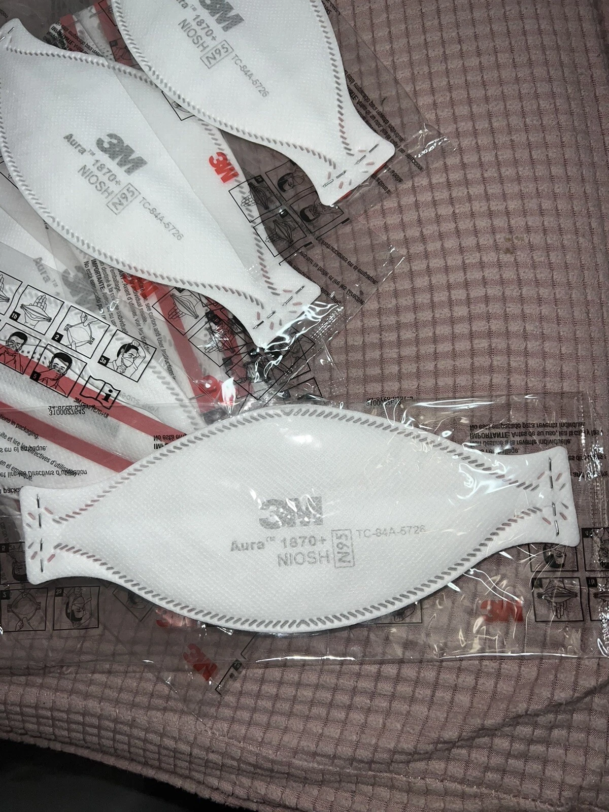 100 pcs 3M Aura 1870+ N95 Particulate Respirator Surgical Mask Expiring 08-18-26