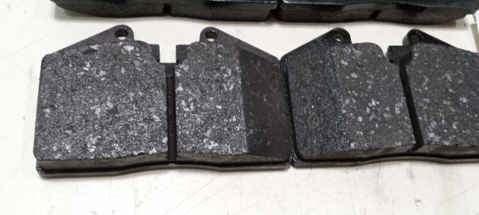 Ferrari 355 Set Rear Brake Pads_Sensors_Clips_Grease_70001697_Brembo_GENUINE
