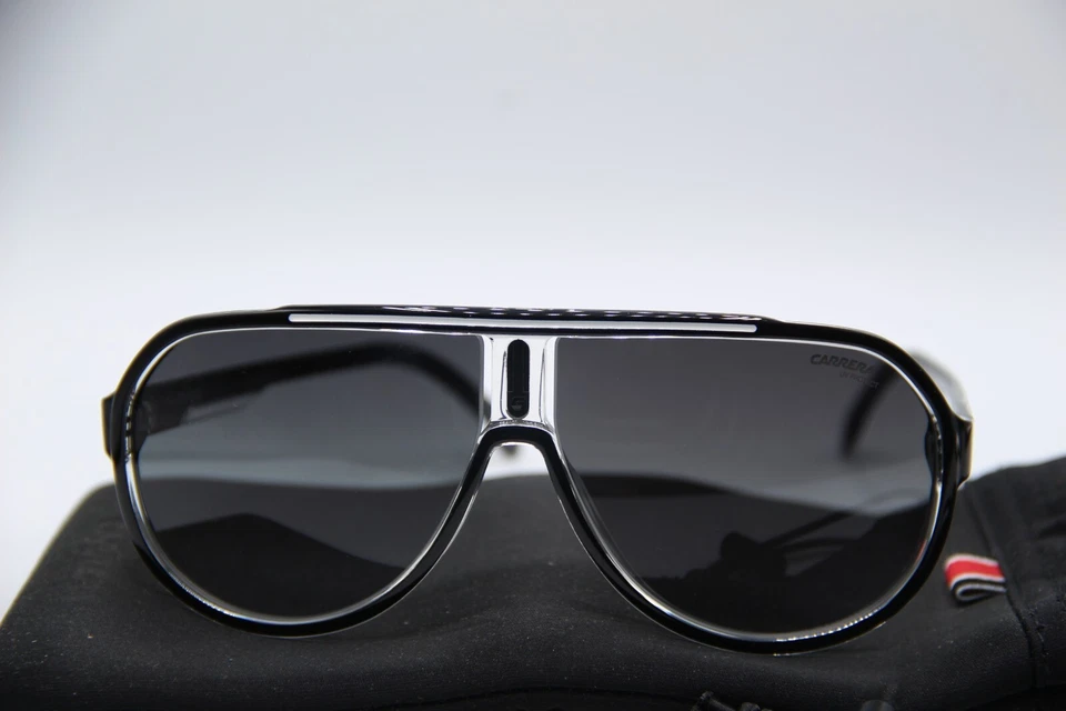 全新 Carrera 1057/S 80S9O 黑色透明正品太阳镜 带底座 64-11 — 第 2/4 张图片