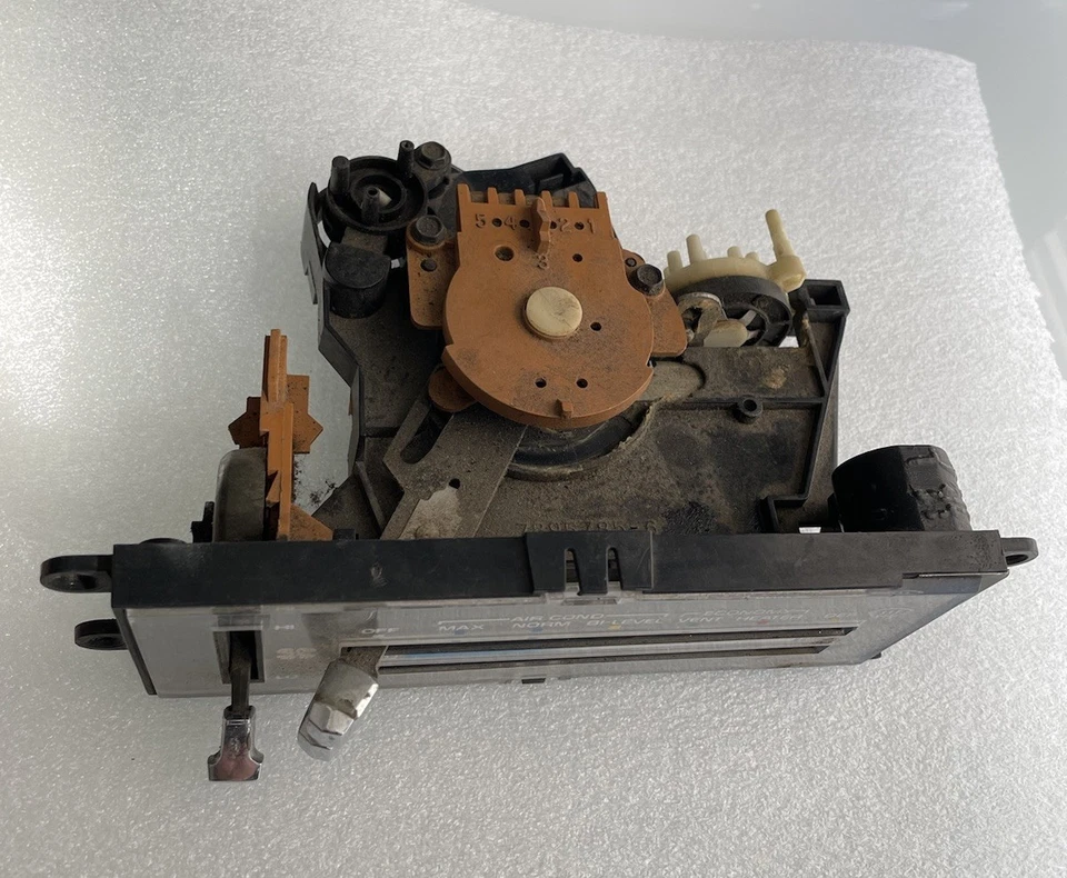 Unidad de control climático temperatura aire acondicionado Chevrolet Monte Carlo Cutlass 78-88 carrocería G Foto 3 de 4