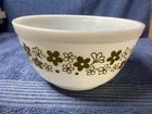 Pyrex crazy diasy spring blossom white mixing bowl #402 green flowers