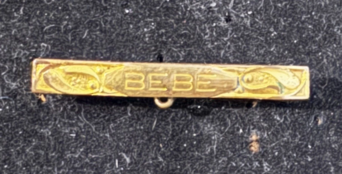 Broche Ancienne Pour Bavette De Bébé - Plaquée Or, Style Vintage, En Bon état (occasion)