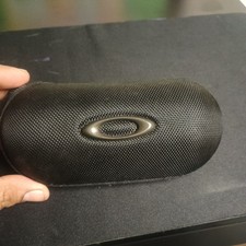 Oakley Sunglasses Case Only Hard Shell Oval Black Zippered Case Only 12-12 