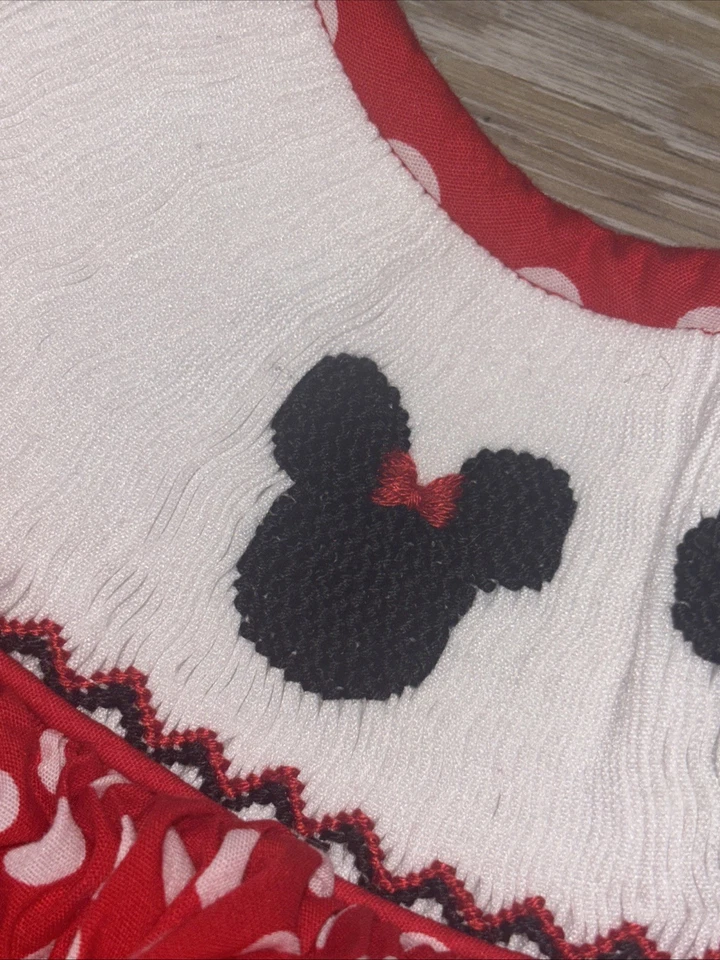 Pliegues y puntadas Minnie Mouse mameluco calado Disney polka 18 meses infantil Foto 2 de 4