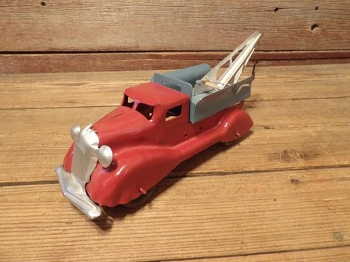 Vintage Marx Metal Pressed Steel Tow Truck Toy