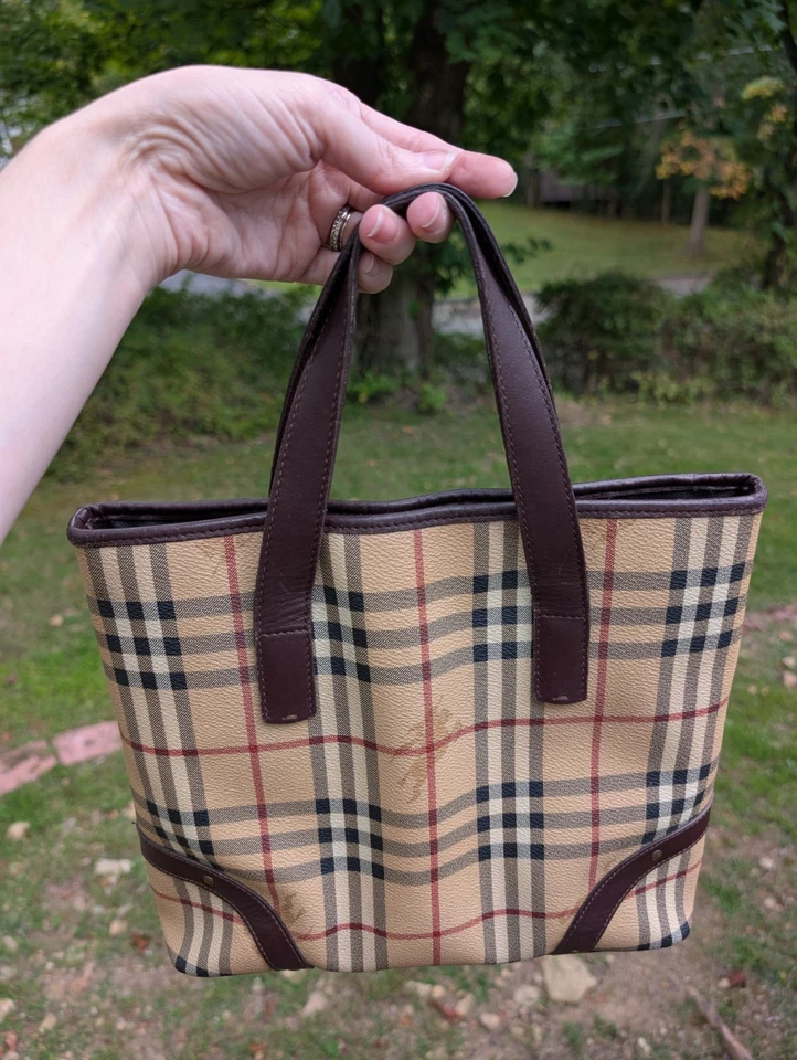 Bolsa tote Burberry autêntica logotipo cavalo raso Nova Check média, couro marrom - Imagem 2 de 4