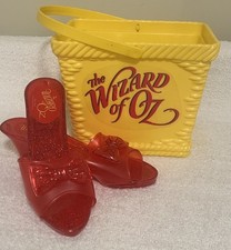 THE WIZARD OF OZ YELLOW BASKET DOROTHY RED RUBY SHOES TURNER ENTERTAINMENT