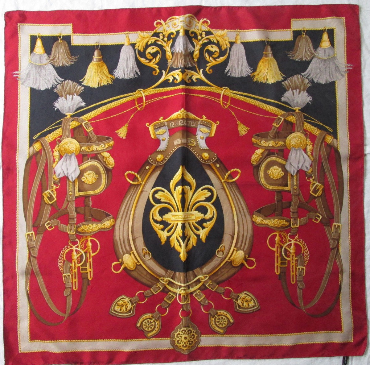 Jolie robe tunique trapèze en vert avec manches en voile bombé Jolie robe tunique trapèze en vert avec manches en voile bombé