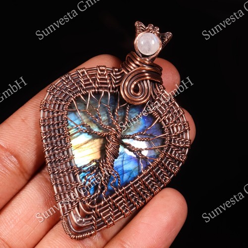 Heart Shape Labradorite Pendant, Labradorite Pendant, Wire Wrap Pendant - Picture 2 of 3