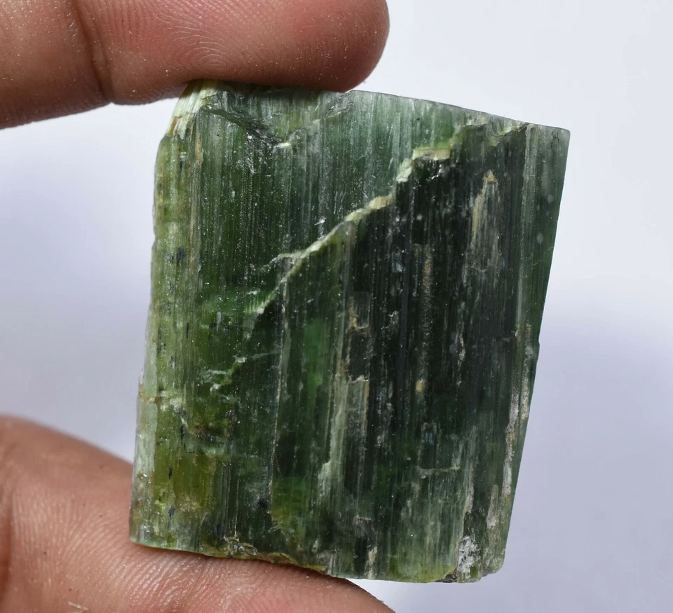 138.75 Ct Natural Green Serpentine Untreated Translucent Specimen Slab - Image 4 of 4
