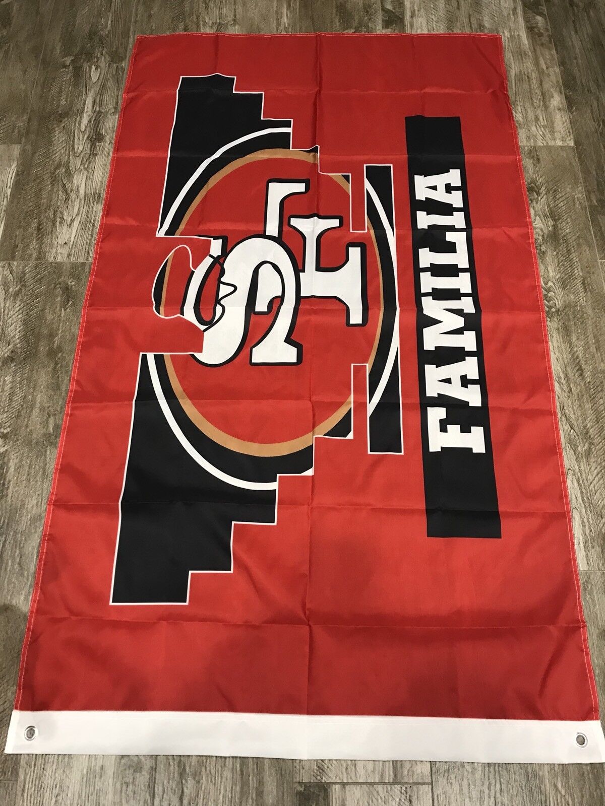 San Francisco 49ers Familia Huelga Flag 3' x 5' Quest For 6 Red