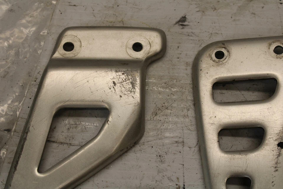 98-03 JUEGO TRASERO SUZUKI TL1000R JUEGO TRASERO PROTECTOR TALÓN JUEGO CUBIERTA BB267 Foto 3 de 4