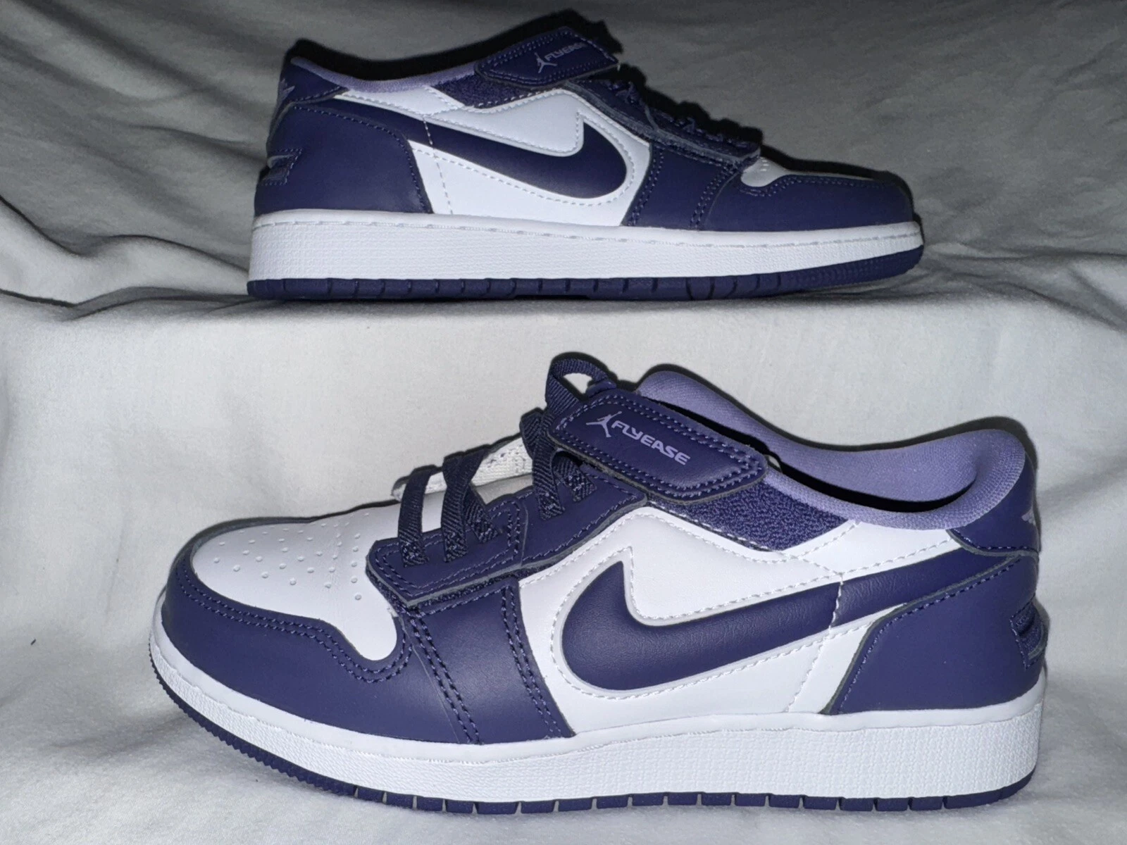 Jordan 1 Low Flyease Viola Bianco Youth 6 Nuovo senza scatola!