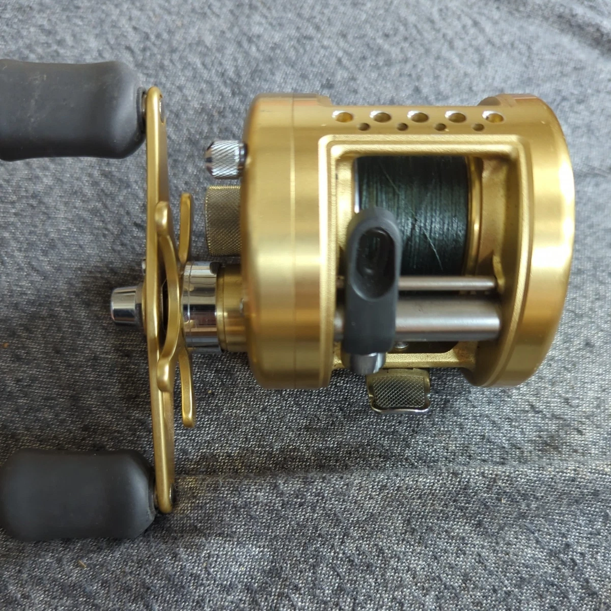 SHIMANO CALCUTTA 200XT ゴールド Shimano Calcutta 200 Baitcasting Fishing Reels for sale - eBay