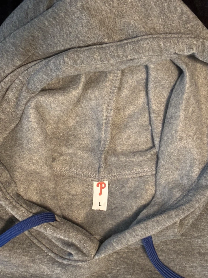 Philadelphia Phillies L Grey Hoody SGA & 50"x60"Freece Blanket - Both Brand New - Image 3 of 4