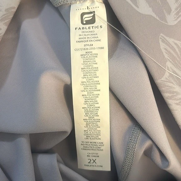 "NWT" FABLETICS BROGAN FLORAL LACE GRAY/LAVENDER CAPRIS - SIZE 2X - Image 4 of 4