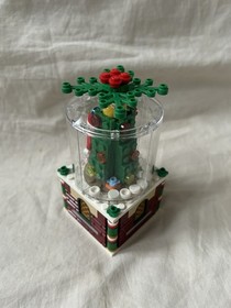 LEGO #40223 Santa Snow Globe Limited Edition Set Complete No Manual or Box