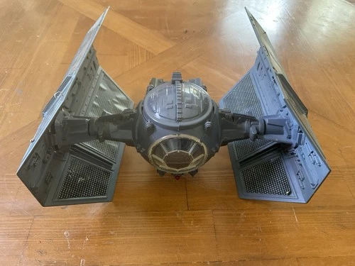Kenner Star Wars Vintage Darth Vader TIE Fighter with Darth Vader Action Figure